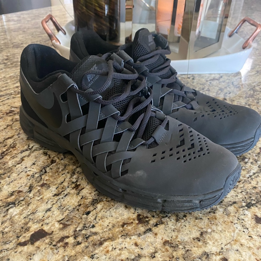 Black Nike Air Lunar